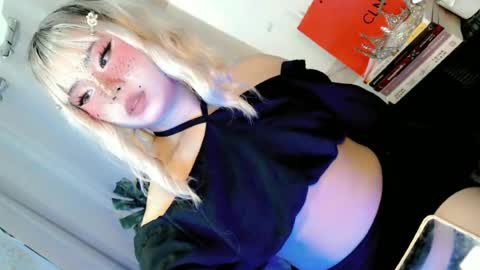 Snapshot of tight_elliana chatting on 07.02.26 tight_elliana online show from 07.02.26
