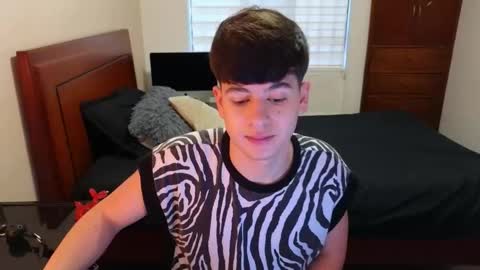 Snapshot of tightncuteass chatting on 11.02.25 Camilo online show from 11.02.25