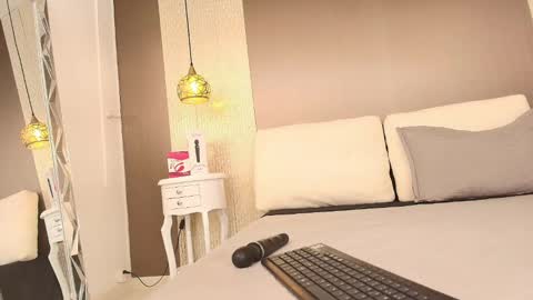 T I F F A N Y online show from 09.19.25