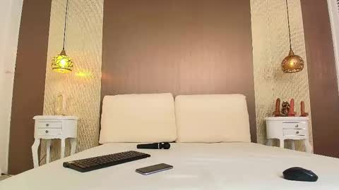 T I F F A N Y online show from 11.14.25