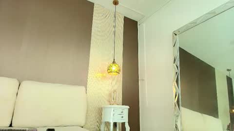 T I F F A N Y online show from 02.25.26