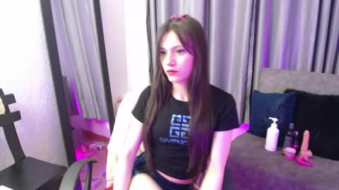 Snapshot of tiinajonus_ chatting on 04.22.26 tiinajonus_ online show from 04.22.26