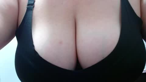 Snapshot of tila_nastyy chatting on 05.31.26 Tila online show from 05.31.26