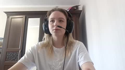Snapshot of tildarumbaugh chatting on 06.09.26 Alice online show from 06.09.26