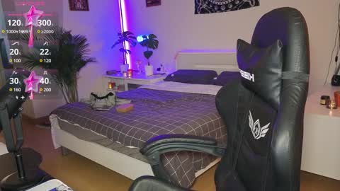 Snapshot of tima_lexikov chatting on 12.29.24 Tima Lexikov online show from 12.29.24