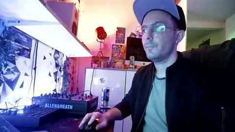 Snapshot of timsfeet chatting on 01.04.25 m0rty Kitty online show from 01.04.25