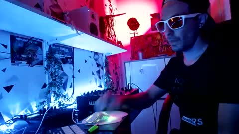 Snapshot of timsfeet chatting on 09.19.25 m0rty Kitty online show from 09.19.25