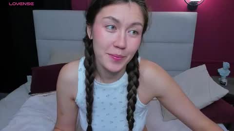 Snapshot of tina_porter chatting on 11.23.25 Tina online show from 11.23.25