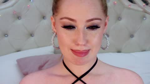 Snapshot of tinabrook chatting on 01.29.25 Tina online show from 01.29.25