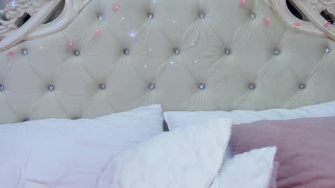 Snapshot of tinabrook chatting on 02.04.25 Tina online show from 02.04.25