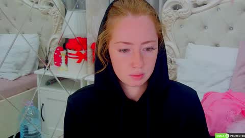 Snapshot of tinabrook chatting on 09.09.25 Tina online show from 09.09.25