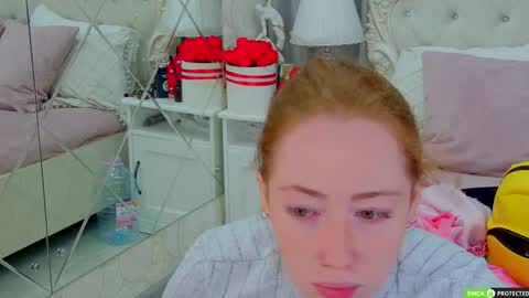 Snapshot of tinabrook chatting on 09.17.25 Tina online show from 09.17.25