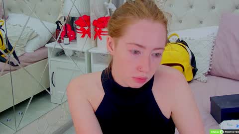 Snapshot of tinabrook chatting on 09.24.25 Tina online show from 09.24.25