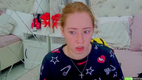 Snapshot of tinabrook chatting on 09.25.25 Tina online show from 09.25.25