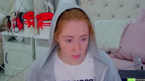 Snapshot of tinabrook chatting on 09.26.25 Tina online show from 09.26.25