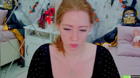 Snapshot of tinabrook chatting on 10.24.25 Tina online show from 10.24.25
