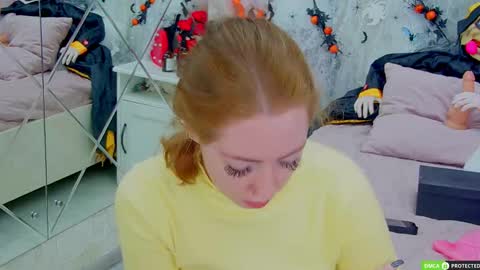 Snapshot of tinabrook chatting on 10.27.25 Tina online show from 10.27.25