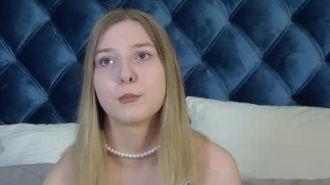 Snapshot of tinaburton chatting on 04.19.26 TinaBurton online show from 04.19.26