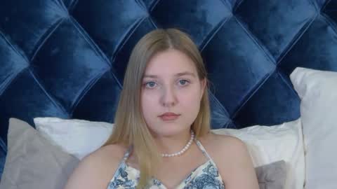 Snapshot of tinaburton chatting on 04.19.26 TinaBurton online show from 04.19.26