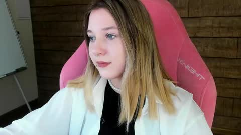 Snapshot of tinaburton chatting on 04.26.26 TinaBurton online show from 04.26.26