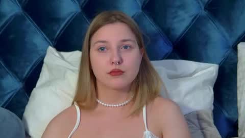 Snapshot of tinaburton chatting on 04.29.26 TinaBurton online show from 04.29.26