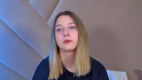 Snapshot of tinaburton chatting on 05.12.26 TinaBurton online show from 05.12.26