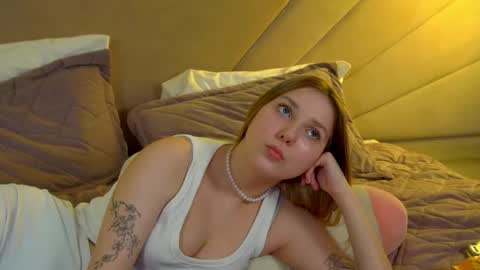 Snapshot of tinaburton chatting on 05.27.26 TinaBurton online show from 05.27.26