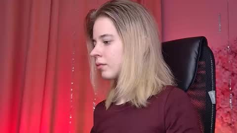 Tina Davil online show from 02.06.26