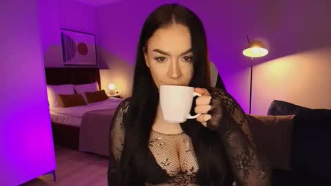 hi im curvy babyface girlie Tina online show from 01.19.26