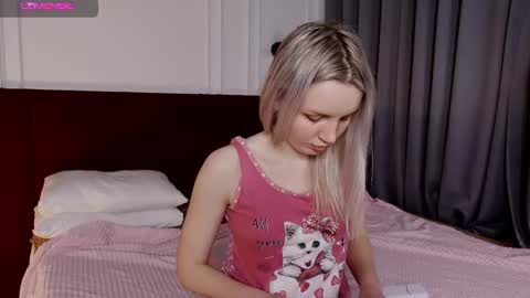 tinasiner online show from 02.23.25