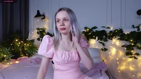 tinasiner online show from 03.11.25