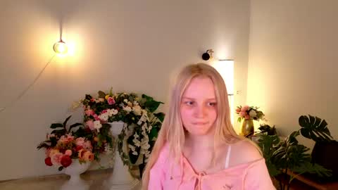 tinasiner online show from 04.19.26