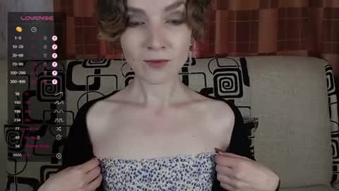 Snapshot of tinawincee chatting on 07.17.26 Tina online show from 07.17.26
