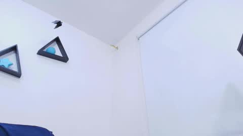 Snapshot of tinkerbell_1 chatting on 11.18.25 tinkerbell online show from 11.18.25