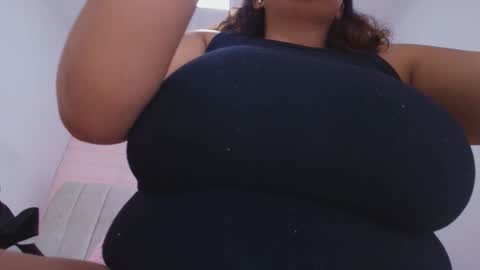 Snapshot of tinkerbell_1 chatting on 12.02.25 tinkerbell online show from 12.02.25