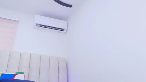 Snapshot of tinkerbell_1 chatting on 12.04.25 tinkerbell online show from 12.04.25