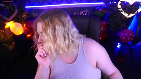 TinkerrBelll online show from 02.11.25