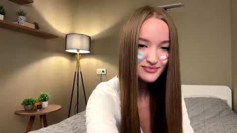 Snapshot of tinkibinky chatting on 07.15.26 Leila online show from 07.15.26