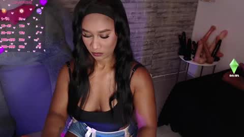 Snapshot of tinna__hottie chatting on 04.24.26 Tinna Goddess online show from 04.24.26