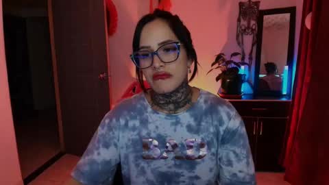 I AM BELLA  ----------- follow my  IG  TINNS 69 online show from 10.12.25