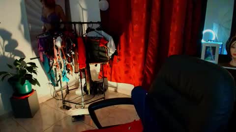 I AM BELLA  ----------- follow my  IG  TINNS 69 online show from 11.14.25