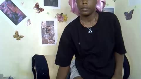 Snapshot of tinnie_e chatting on 01.12.26 tinnie_e online show from 01.12.26