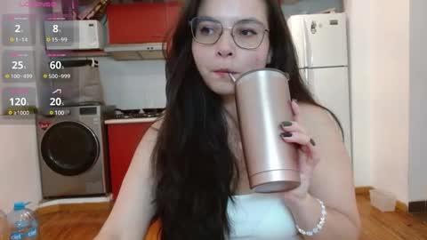 Tiny Caroline online show from 01.05.25