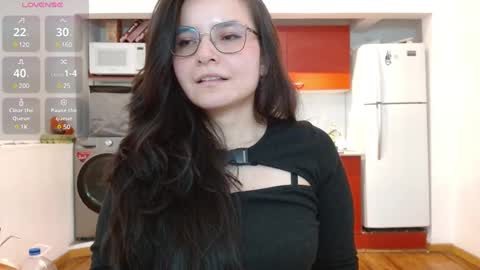 Tiny Caroline online show from 01.29.25