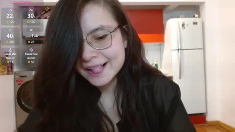 Tiny Caroline online show from 03.06.25