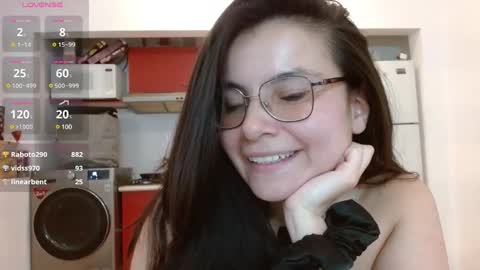 Tiny Caroline online show from 03.06.25