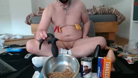 Snapshot of tiny_cock_pig chatting on 04.17.26 Luke online show from 04.17.26