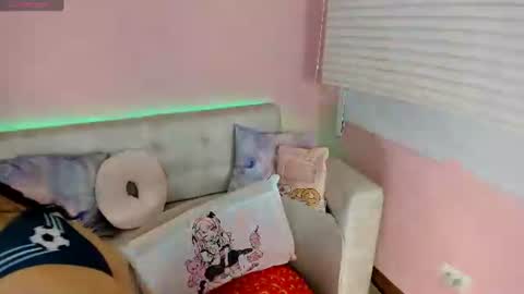 Snapshot of tiny_cora chatting on 06.22.26 tiny_cora online show from 06.22.26