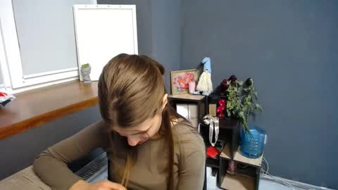 Snapshot of tiny_felicity chatting on 03.07.25 Gloria online show from 03.07.25