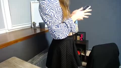 Snapshot of tiny_felicity chatting on 03.12.25 Gloria online show from 03.12.25